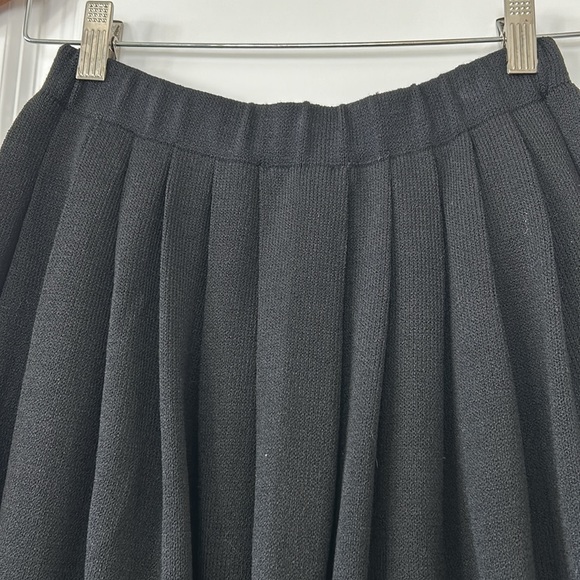 St. John Collection by Marie Grey Pleated Knit Skirt w POCKETS Black Size 8 - Picture 9 of 11